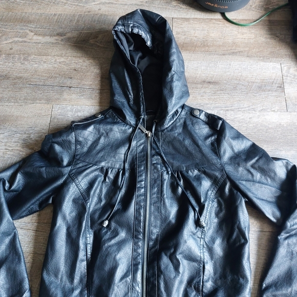 Women's leather jacket - Picture 3 of 4